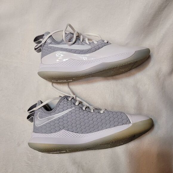 Nike Lebron Witness III PRM Mens BQ9819-002 Wolf Grey Size 8 shoes sneakers - Picture 4 of 9